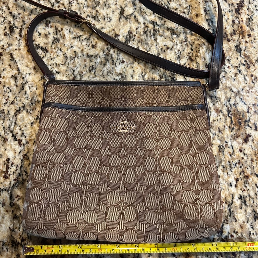 Coach Tan and Brown Crossbody Bag vintage 1979 in amazing condition